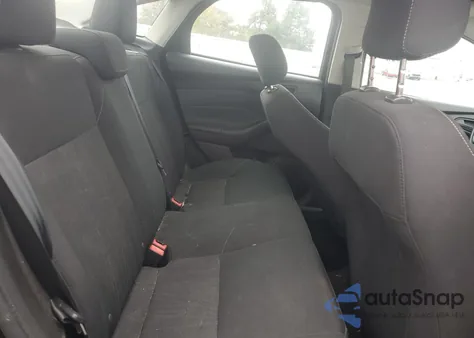 2016 Ford Focus S z USA, uszkodzony, nr VIN 1FADP3E24GL336225